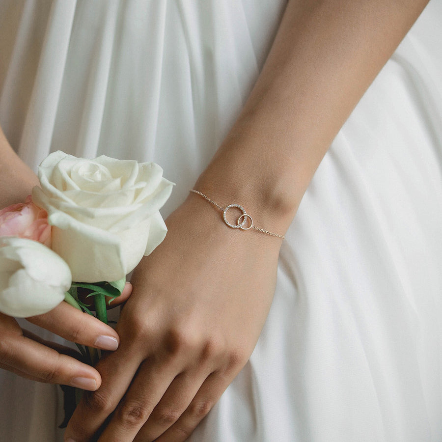 Silver Bracelet Dainty Bracelet Interlocking Circle 