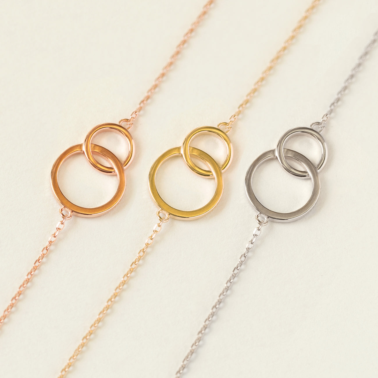 Classic Interlocking Circle Bracelet