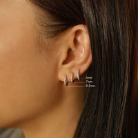 caption: Model's first hole length: 6.2mm, second hole: 4.6mm, third hole: 3.6mm