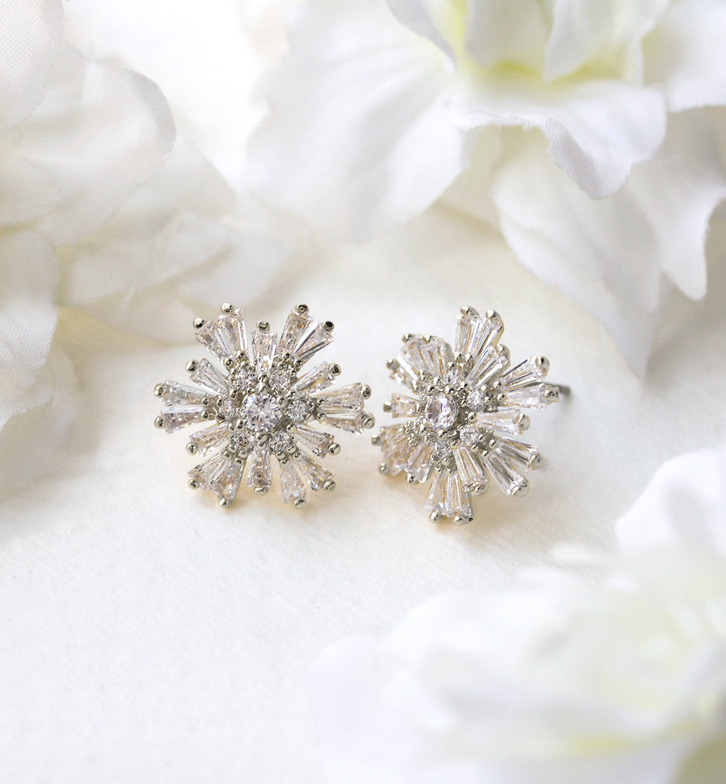 Deco Star Crystal Stud Earrings - Amy O. Bridal