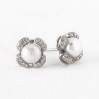 Flora Pearl Stud Earrings